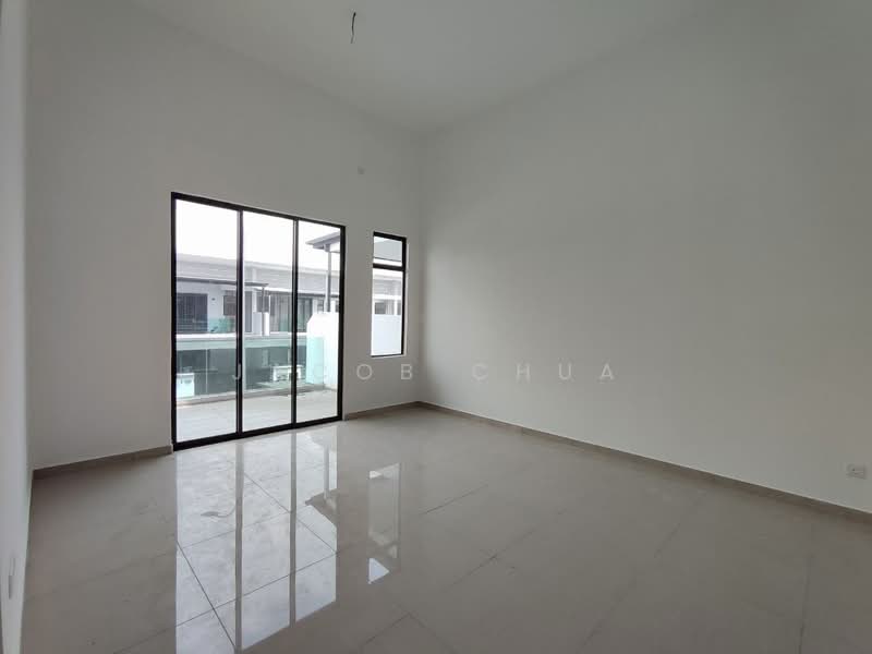 2-storey Terraced House for Sale in Taman Bestari Indah (Ulu Tiram) - Jacob Chua - Living Room - PropertyGuru.com.my