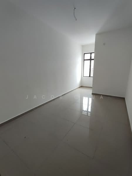 2-storey Terraced House for Sale in Taman Bestari Indah (Ulu Tiram) - Jacob Chua - Interior - PropertyGuru.com.my
