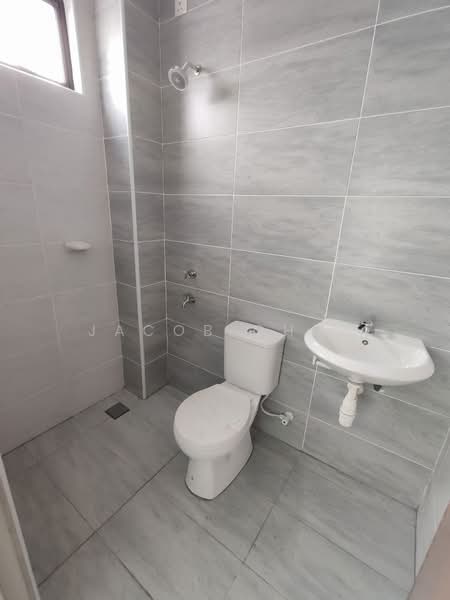 2-storey Terraced House for Sale in Taman Bestari Indah (Ulu Tiram) - Jacob Chua - Bathroom - PropertyGuru.com.my