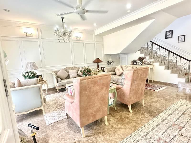 Rumah Berkembar untuk Dijual di Ukay Perdana (Ulu Kelang) - Basri Munir - Living Room - PropertyGuru.com.my