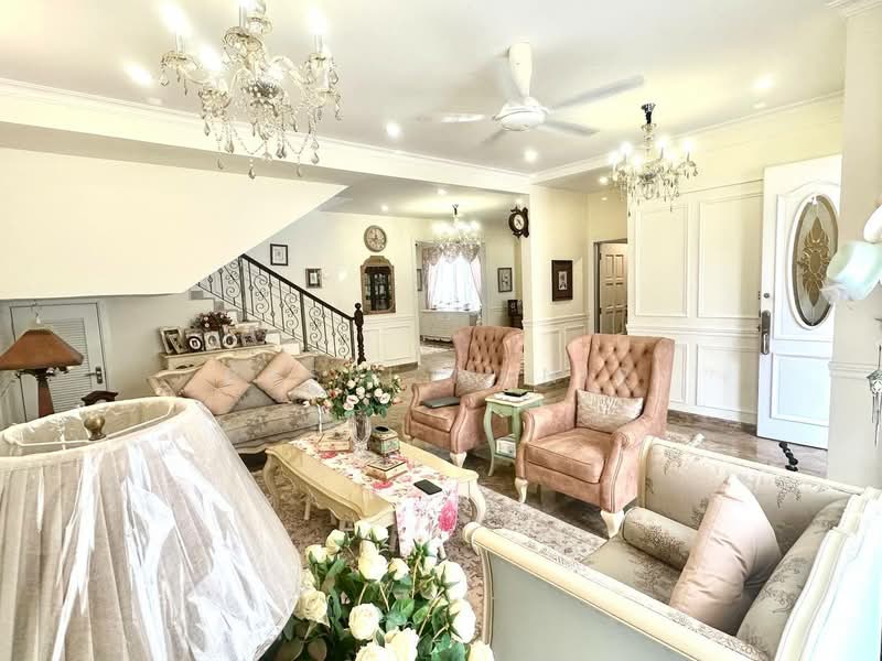 Rumah Berkembar untuk Dijual di Ukay Perdana (Ulu Kelang) - Basri Munir - Living Room - PropertyGuru.com.my