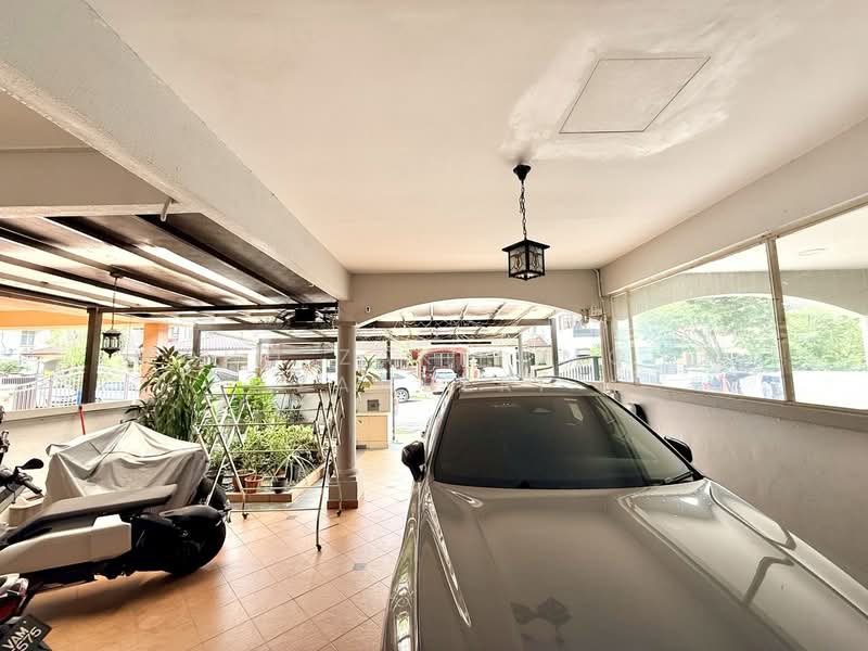 2-storey Terraced House for Sale in Taman TTDI Jaya (Shah Alam) - Mohd Zakri Mohd Zamberi - Car Park - PropertyGuru.com.my