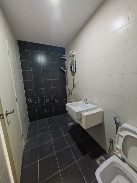 Service Residence for Rent at Meridin Suites @ The Meridin - Werner Kee - Bathroom - PropertyGuru.com.my