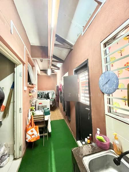 2-storey Terraced House for Sale in Alam Budiman (Shah Alam) - Afif Azizan - Corridor - PropertyGuru.com.my