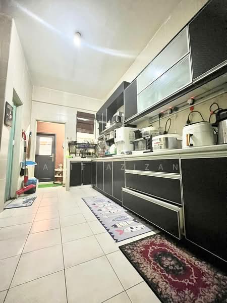 2-storey Terraced House for Sale in Alam Budiman (Shah Alam) - Afif Azizan - Kitchen - PropertyGuru.com.my