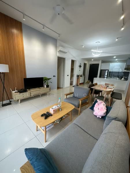 Servis Apartment untuk Disewa di The Park 2 - Kylie Hoh - Living Room - PropertyGuru.com.my