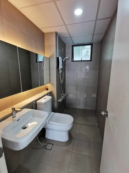 Condominium for Sale at The WaterEdge (Pinggiran Air) - Tom Chiew - Bathroom - PropertyGuru.com.my
