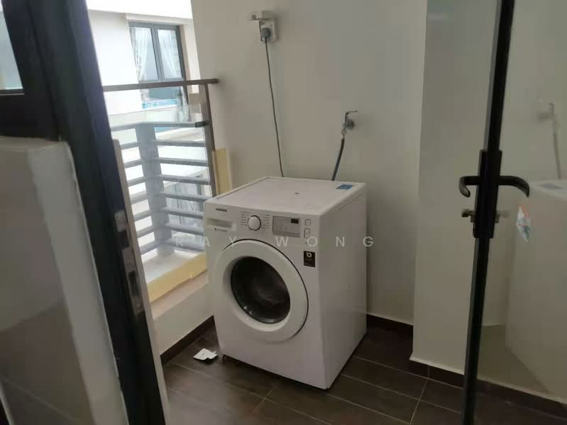 Kondominium untuk Disewa di Bay Point @ Country Garden Danga Bay - Ray Wong - Balcony - PropertyGuru.com.my