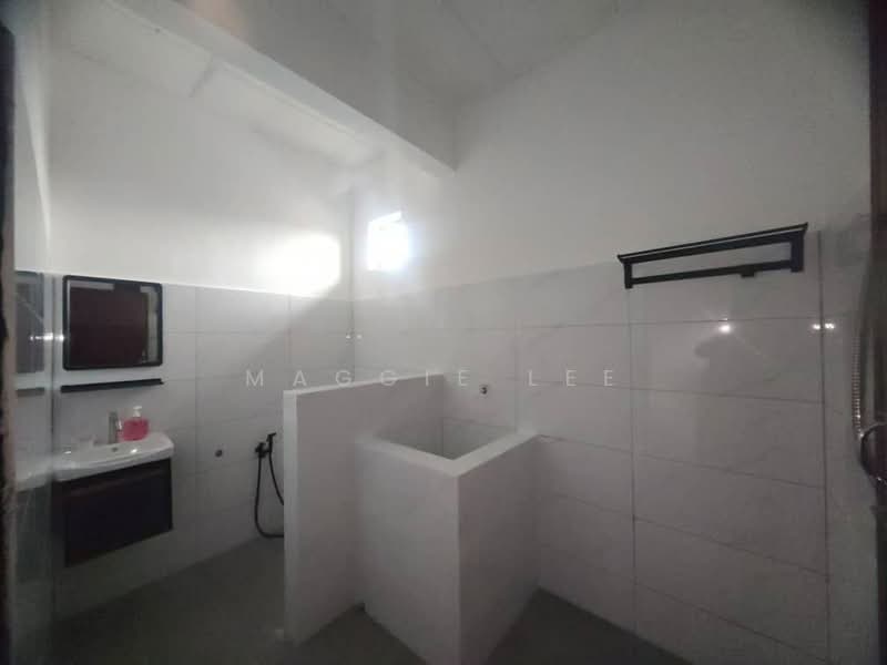 1.5-storey Terraced House for Sale in Taman Kota Jaya (Kota Tinggi) - Maggie Lee - Bathroom - PropertyGuru.com.my
