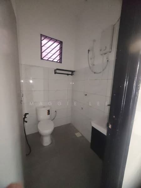 1.5-storey Terraced House for Sale in Taman Kota Jaya (Kota Tinggi) - Maggie Lee - Bathroom - PropertyGuru.com.my