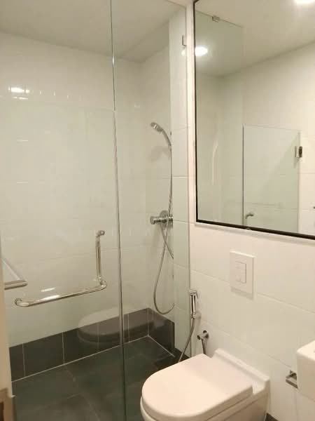 Servis Apartment untuk Dijual di Sky Suites @ KLCC - William Cho - Bathroom - PropertyGuru.com.my