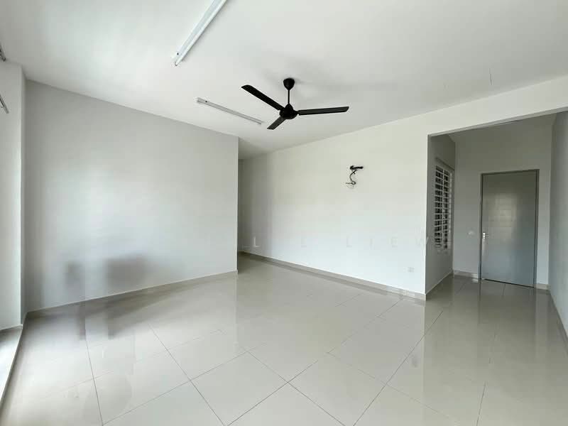 Rumah Teres 2 Tingkat untuk Disewa di Kota Kemuning (Shah Alam) - Michelle Liew - Living Room - PropertyGuru.com.my