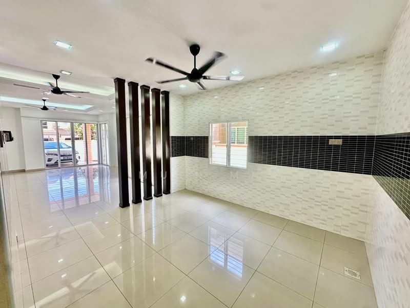 Rumah Berkembar untuk Dijual di Rawang (Selangor) - Muin Mn - Living Room - PropertyGuru.com.my