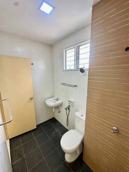 Rumah Berkembar untuk Dijual di Rawang (Selangor) - Muin Mn - Bathroom - PropertyGuru.com.my