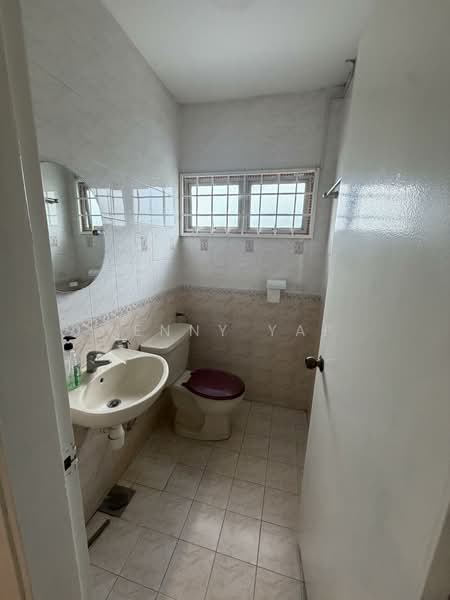 Kedai untuk Disewa di KL City Centre (Kuala Lumpur) - Yenny Yap - Bathroom - PropertyGuru.com.my