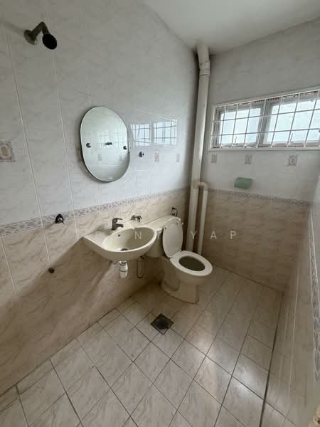 Kedai untuk Disewa di KL City Centre (Kuala Lumpur) - Yenny Yap - Bathroom - PropertyGuru.com.my