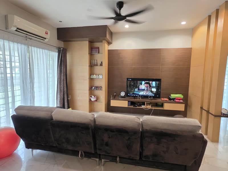 Rumah Teres 2 Tingkat untuk Dijual di Ara Damansara (Petaling Jaya) - Jackie Ng - Living Room - PropertyGuru.com.my