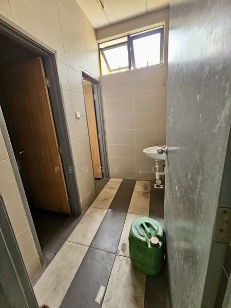 Factory for Rent in Gelang Patah (Johor) - Peggy Lim - Bathroom - PropertyGuru.com.my