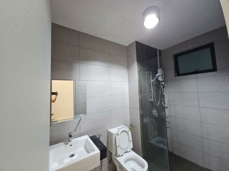 Kondominium untuk Disewa di Rumbia Residence - Kelvin Ho - Bathroom - PropertyGuru.com.my