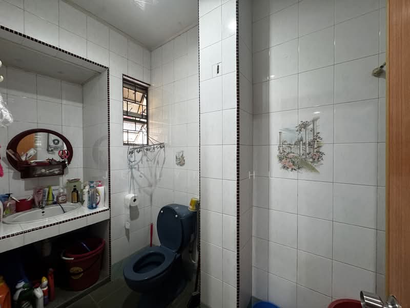 2-storey Terraced House for Sale in Usj 1 (Subang Jaya) - Jeslyn Chua - Bathroom - PropertyGuru.com.my