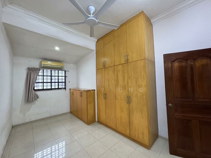 1-storey Terraced House for Sale in Taman Johor Jaya (Johor Bahru) - Tracy Ong - Bedroom - PropertyGuru.com.my