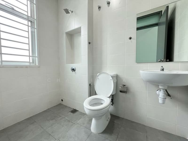 2-storey Terraced House for Sale in Bandar Saujana Putra (Tanjong Duabelas) - Charlie Gan - Bathroom - PropertyGuru.com.my