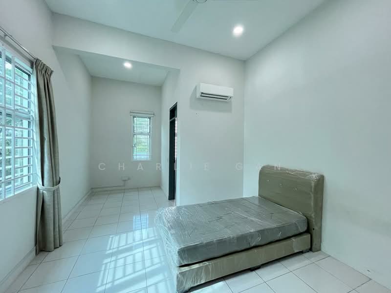 2-storey Terraced House for Sale in Bandar Saujana Putra (Tanjong Duabelas) - Charlie Gan - Bedroom - PropertyGuru.com.my