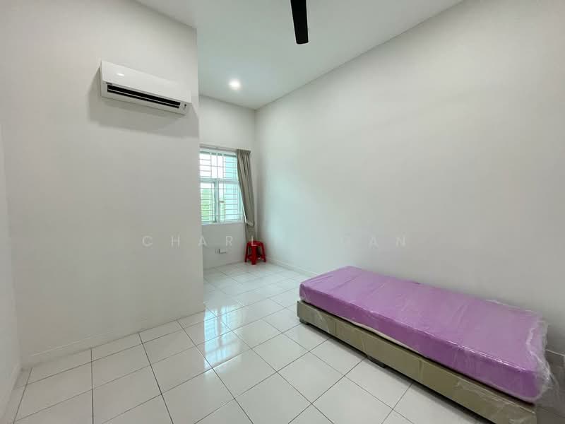 2-storey Terraced House for Sale in Bandar Saujana Putra (Tanjong Duabelas) - Charlie Gan - Bedroom - PropertyGuru.com.my