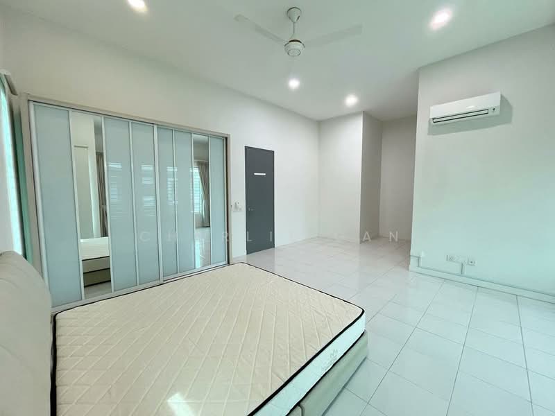2-storey Terraced House for Sale in Bandar Saujana Putra (Tanjong Duabelas) - Charlie Gan - Bedroom - PropertyGuru.com.my