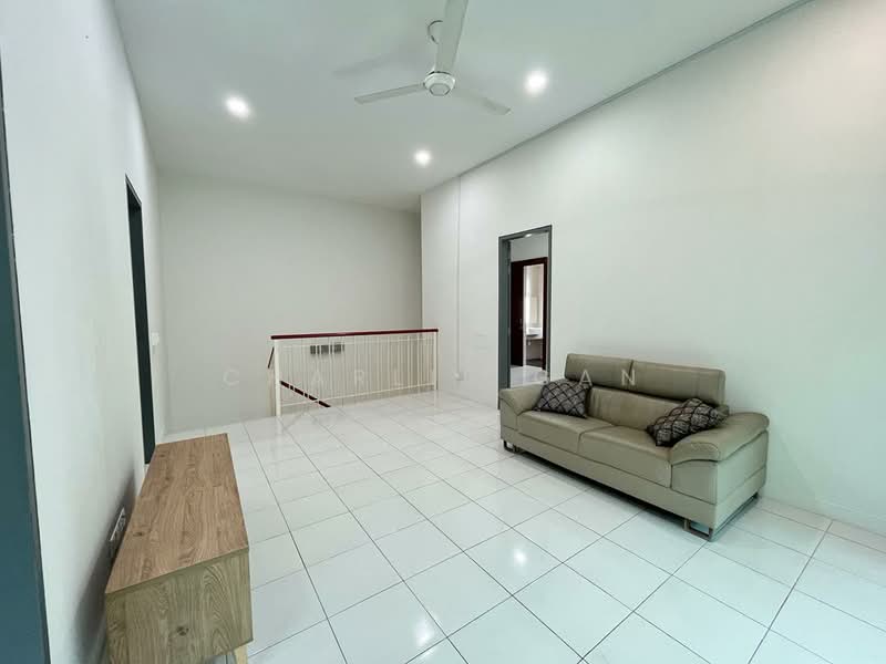 2-storey Terraced House for Sale in Bandar Saujana Putra (Tanjong Duabelas) - Charlie Gan - Living Room - PropertyGuru.com.my