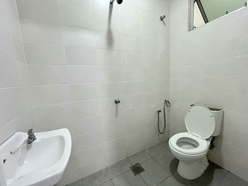 2-storey Terraced House for Sale in Bandar Saujana Putra (Tanjong Duabelas) - Charlie Gan - Bathroom - PropertyGuru.com.my