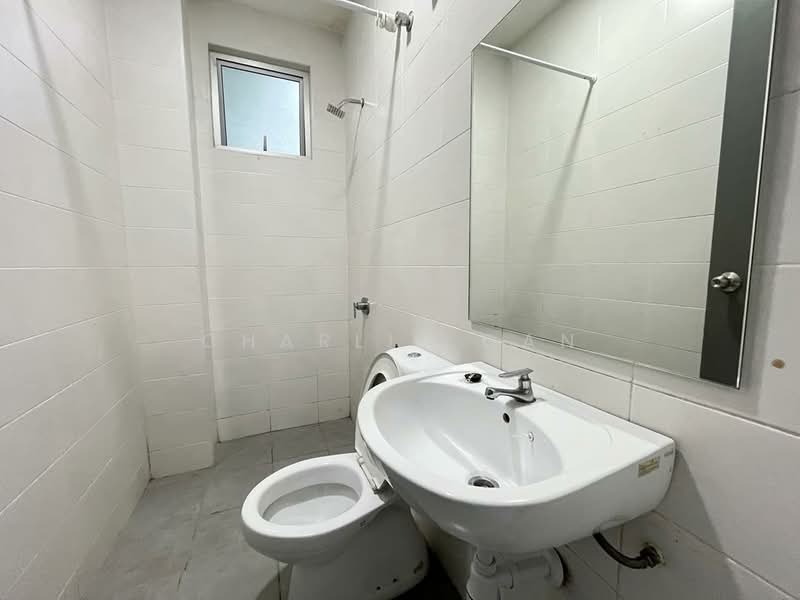 2-storey Terraced House for Sale in Bandar Saujana Putra (Tanjong Duabelas) - Charlie Gan - Bathroom - PropertyGuru.com.my