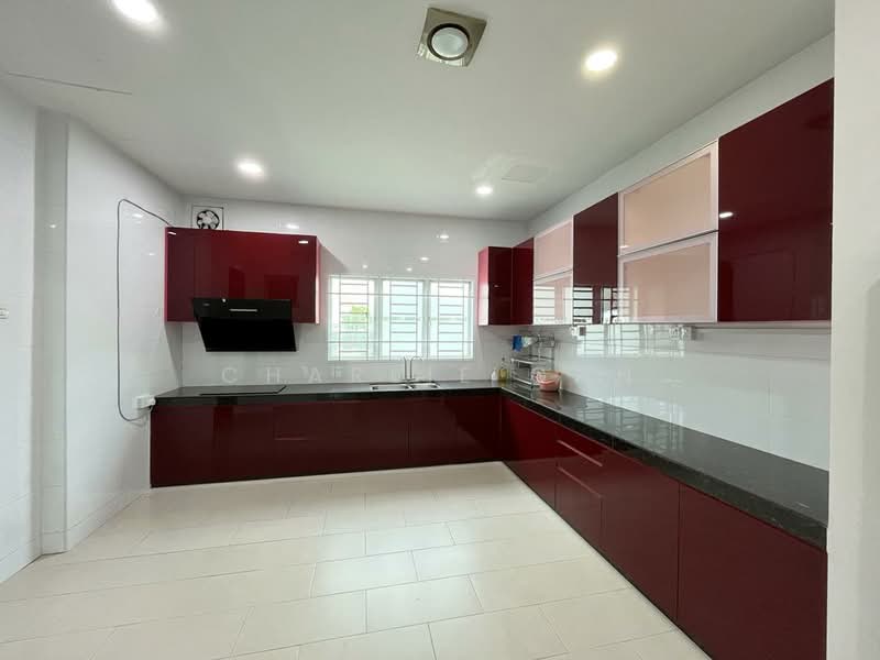 2-storey Terraced House for Sale in Bandar Saujana Putra (Tanjong Duabelas) - Charlie Gan - Kitchen - PropertyGuru.com.my