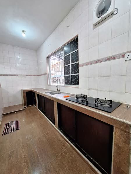 Rumah Teres 2 Tingkat untuk Dijual di Taman Bukit Serdang (Seri Kembangan) - Ian Fan - Kitchen - PropertyGuru.com.my