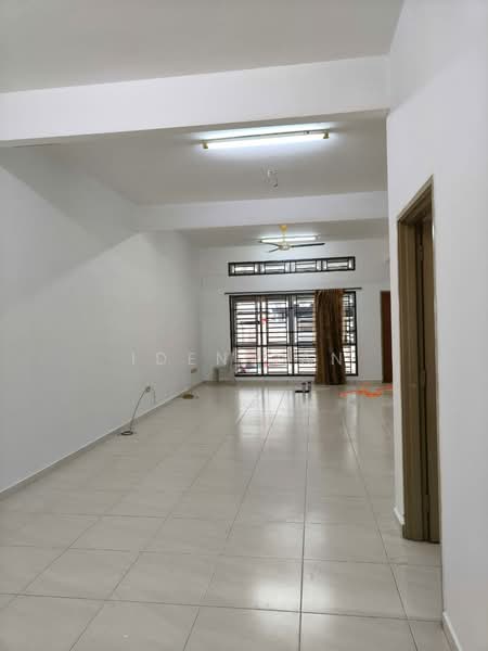 2-storey Terraced House for Sale in Nusa Sentral (Iskandar Puteri (Nusajaya)) - Iden Tan - Living Room - PropertyGuru.com.my