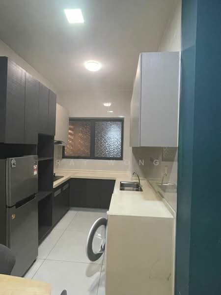 Kondominium untuk Disewa di Royal Strand @ Country Garden Danga Bay - Ray Wong - Kitchen - PropertyGuru.com.my