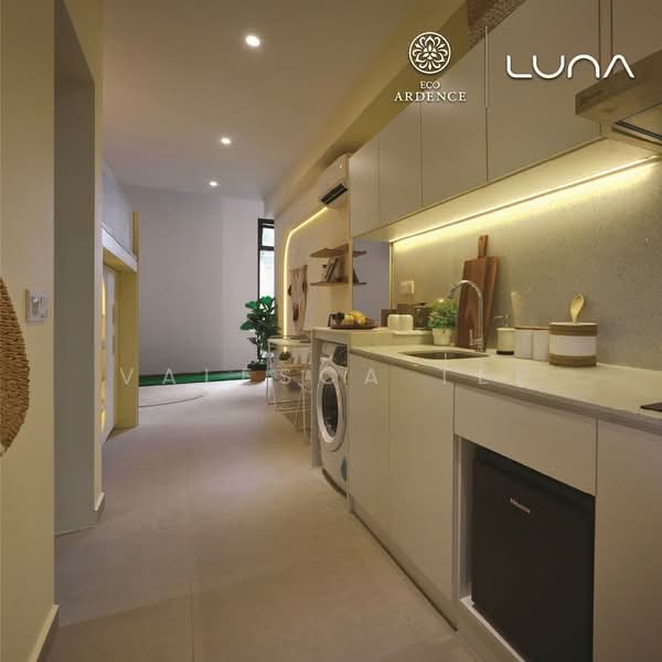 Service Residence for Sale in Eco Ardence (Setia Alam) - Valesca Tee - Kitchen - PropertyGuru.com.my