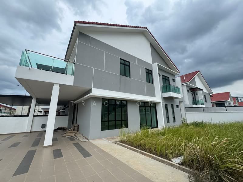 Cluster House for Sale in Taman Mount Austin (Tebrau) - Tracy Ong - Exterior - PropertyGuru.com.my