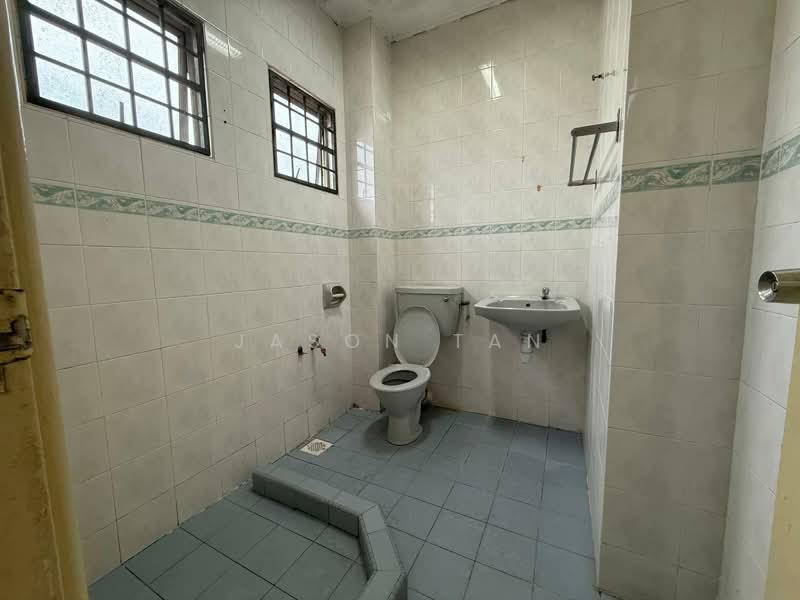 2-storey Terraced House for Sale in TAMAN PUCHONG UTAMA (Puchong) - Jason Tan - Bathroom - PropertyGuru.com.my