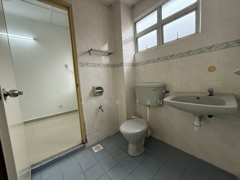 2-storey Terraced House for Sale in TAMAN PUCHONG UTAMA (Puchong) - Jason Tan - Bathroom - PropertyGuru.com.my