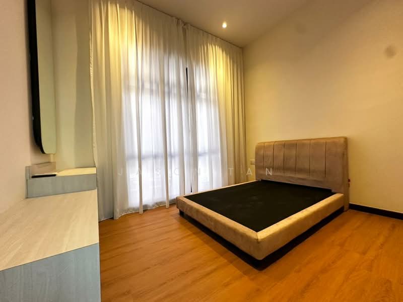 Cluster House for Sale in Taman Gaya (Ulu Tiram) - Jason Tan - Bedroom - PropertyGuru.com.my