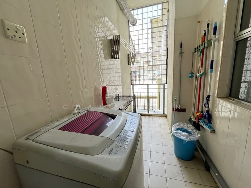 Rumah Bandar untuk Dijual di Kota Kemuning (Shah Alam) - Charlie Gan - Balcony - PropertyGuru.com.my