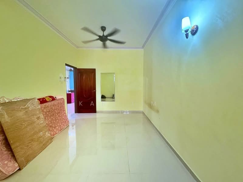 1.5-storey Terraced House for Sale in Bandar Putra (Kulai) - Karl Lim - Interior - PropertyGuru.com.my