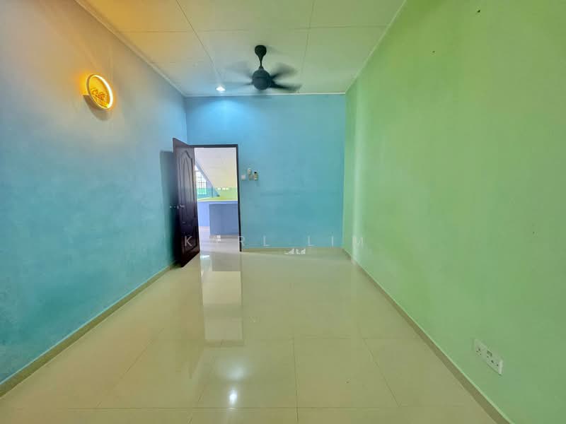 1.5-storey Terraced House for Sale in Bandar Putra (Kulai) - Karl Lim - Interior - PropertyGuru.com.my