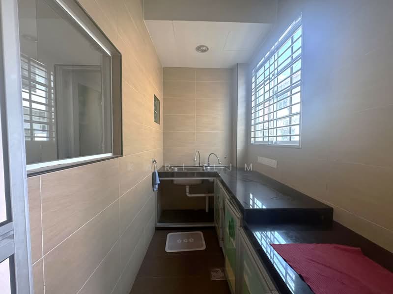 1.5-storey Terraced House for Sale in Bandar Putra (Kulai) - Karl Lim - Kitchen - PropertyGuru.com.my