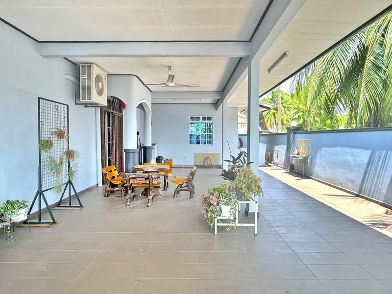 1.5-storey Terraced House for Sale in Bandar Putra (Kulai) - Karl Lim - Exterior - PropertyGuru.com.my