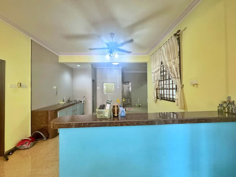 1.5-storey Terraced House for Sale in Bandar Putra (Kulai) - Karl Lim - Kitchen - PropertyGuru.com.my