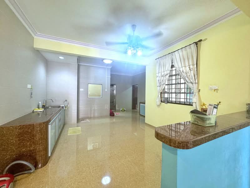 1.5-storey Terraced House for Sale in Bandar Putra (Kulai) - Karl Lim - Kitchen - PropertyGuru.com.my