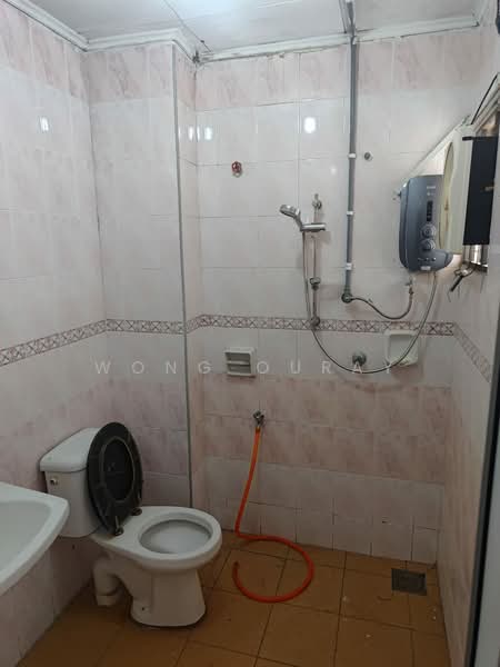 Rumah Teres 2 Tingkat untuk Dijual di Mutiara Rini (Skudai) - Wong Ouray - Bathroom - PropertyGuru.com.my