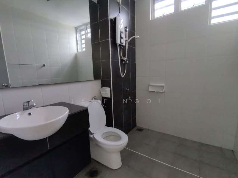 Rumah Teres 2 Tingkat untuk Dijual di Taman Seri Austin (Tebrau) - Jane Ngoi - Bathroom - PropertyGuru.com.my